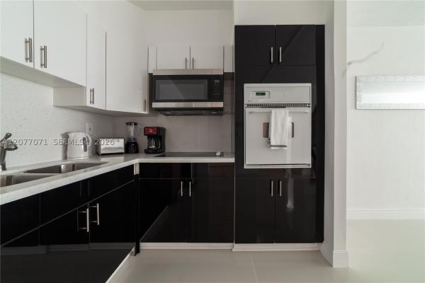 Oceanview A, 19390 Collins Ave #419, Sunny Isles Beach, Florida 33160, image 3