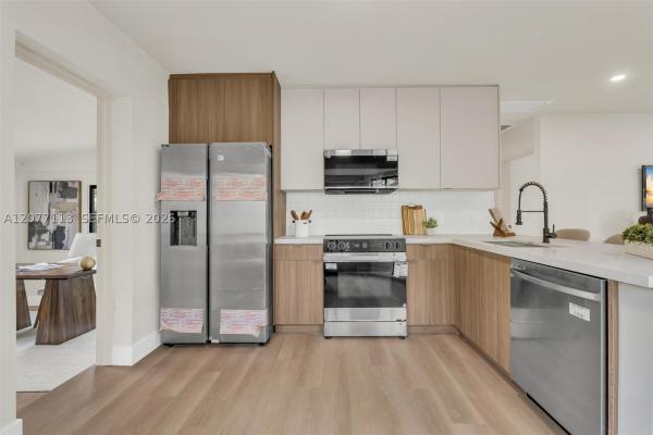 Sunshine Manor, 2651 Fletcher Ct, Hollywood, Florida 33020, image 2