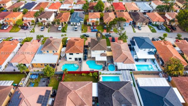 8126 NW 199th Ter, Hialeah, Florida 33015, image 2