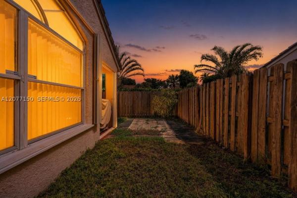 8021 SW 158th Pl, Unincorporated Dade County, Florida 33193, image 2
