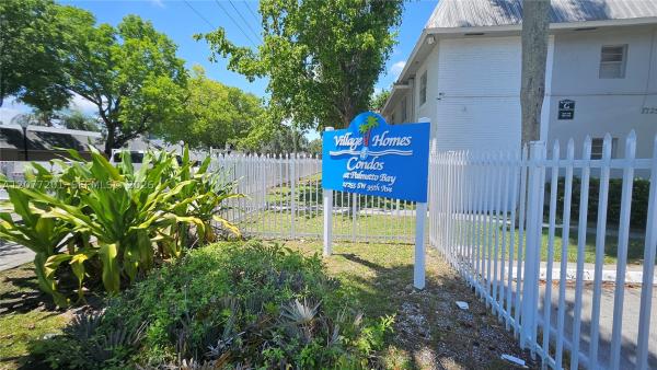 Village Homes & Condos At Palmetto Bay, 17255 SW 95th Ave #211, Palmetto Bay, Florida 33157, image 2