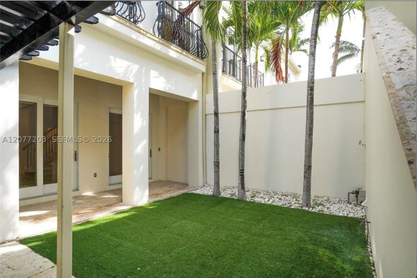 Valencia Townhomes, 530 Valencia Ave #3, Coral Gables, Florida 33134, image 2