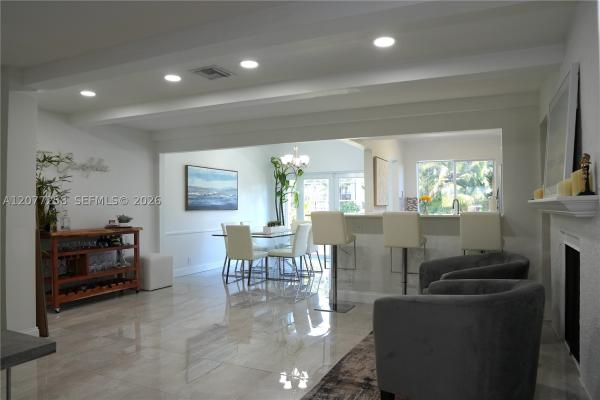 Grand Key Canal Townhouses, 2119 NE 44th St, Lighthouse Point, Florida 33064, image 3