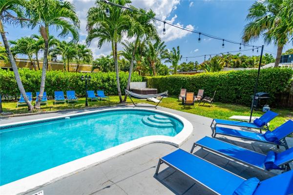 437 NE 107th St, Unincorporated Dade County, Florida 33161, image 2