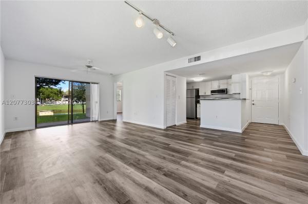 9877 Nob Hill Ct, Sunrise, Florida 33351, image 2