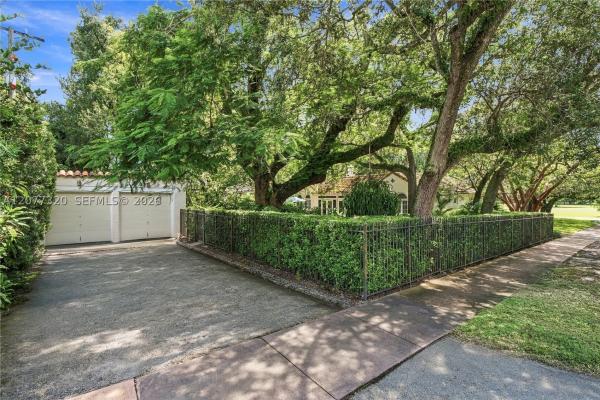 Granada, 665 N Greenway Dr, Coral Gables, Florida 33134, image 1