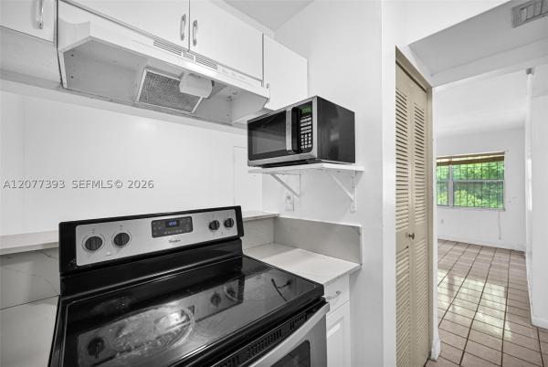 220 NW 107th Ave #204, Unincorporated Dade County, Florida 33172, image 3