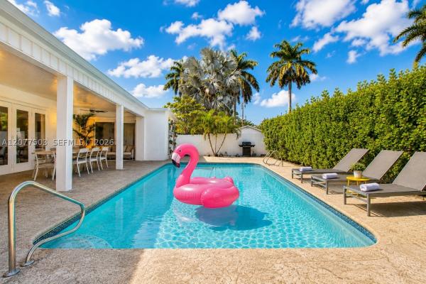 Country Club Homes, 909 N 13th Ct #-, Hollywood, Florida 33019, image 1
