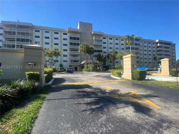 800 NE 195th St #709, Unincorporated Dade County, Florida 33179, image 1