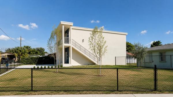 Foster Homesites, 526 NW 6th St #A & B, Hallandale Beach, Florida 33009, image 3