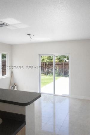 300 NE 166th St #318, Unincorporated Dade County, Florida 33162, image 2