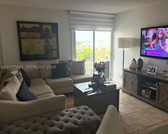 Yolanda Villas, 4550 NW 9th St #821E, Miami, Florida 33126, image 3