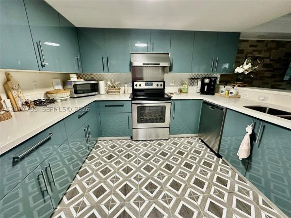 Ibis Villas At Doral, 10901 NW 88th Ter #804, Doral, Florida 33178, image 2