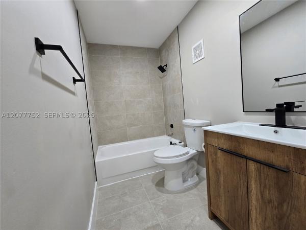 Heritage Square, 17120 SW 94th Ave #404, Palmetto Bay, Florida 33157, image 1