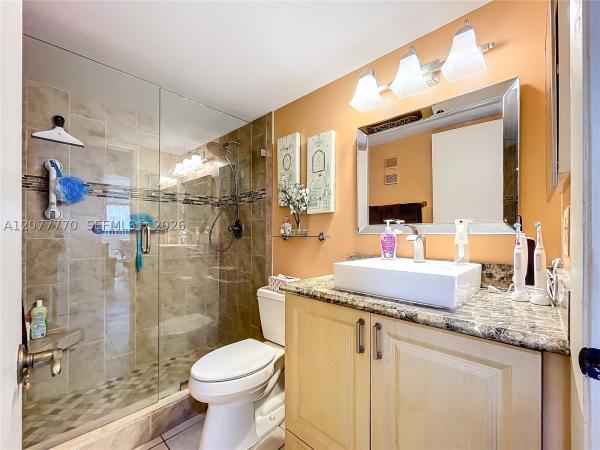 Pembridge At Lakes Of Delray, 15451 Pembridge Dr #214, Delray Beach, Florida 33484, image 2