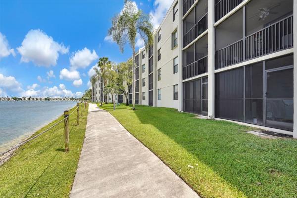Lake Emerald, 117 Lake Emerald Dr #204, Oakland Park, Florida 33309, image 3