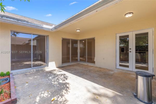 886 NE 214th Ln #04, Unincorporated Dade County, Florida 33179, image 3