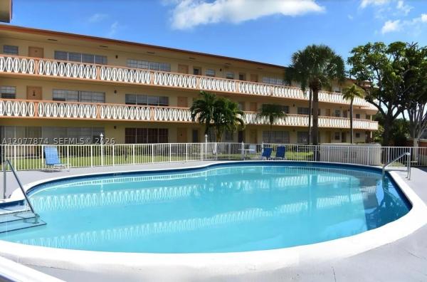 Sutton House, 1885 NE 121st St #16, North Miami, Florida 33181, image 2