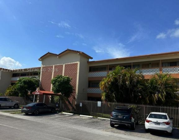 Sutton House, 1885 NE 121st St #16, North Miami, Florida 33181, image 2