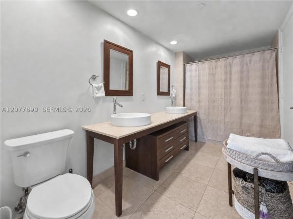 Icon Brickell Tower 2, 495 Brickell Ave #2707, Miami, Florida 33131, image 2