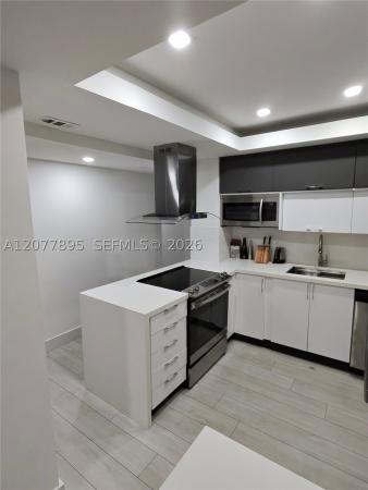 Arlen House West, 500 Bayview Dr #1723, Sunny Isles Beach, Florida 33160, image 2