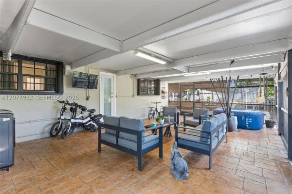2485 NE 214th St, Unincorporated Dade County, Florida 33180, image 2