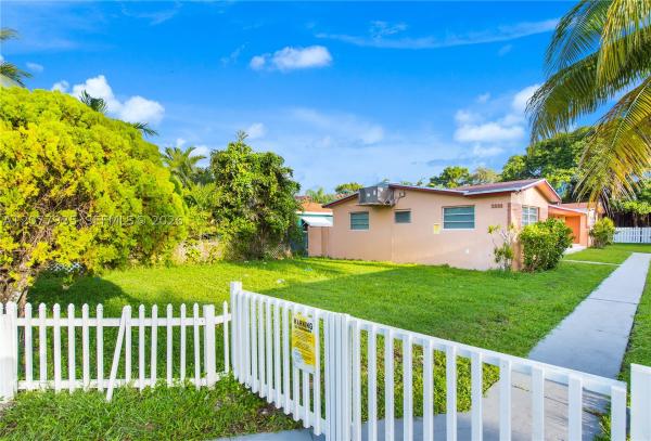 Hollywood Little Ranches, 2209 Washington St #2, Hollywood, Florida 33020, image 3