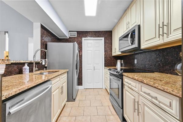 Sailboat Pointe, 2662 NW 33rd St #2508, Oakland Park, Florida 33309, image 1