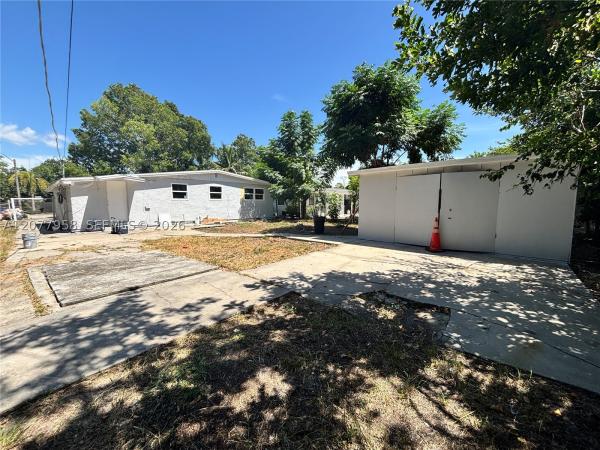 Pine Manor, 5438/5440 Fourth Ave, Fort Myers, Florida 33907, image 3
