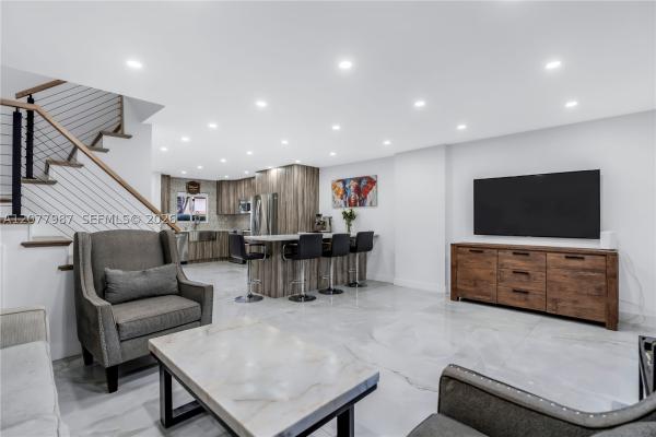 Hollywood Gardens, 3321 Simms St #13B, Hollywood, Florida 33021, image 2