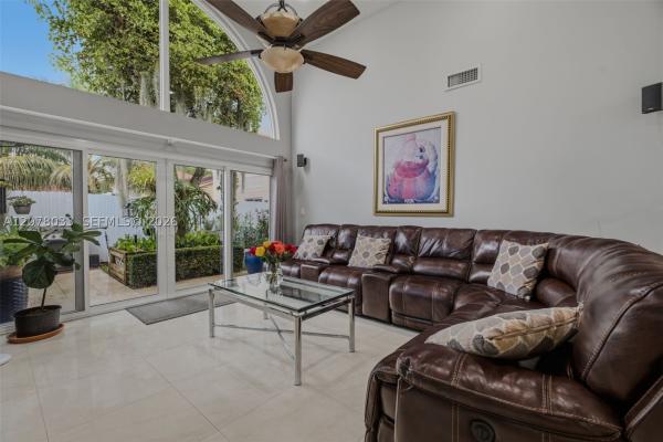 10887 SW 152nd Pl, Unincorporated Dade County, Florida 33196, image 2