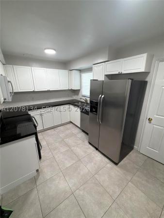 Lauderdale Manors, 942 NW 11th Ct, Fort Lauderdale, Florida 33311, image 3