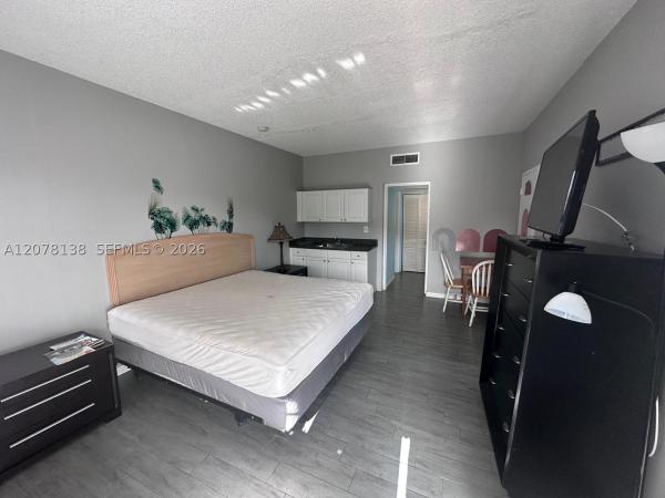 Knights Inn Hallandale, 26 Diplomat Pkwy #2342, Hallandale Beach, Florida 33009, image 2