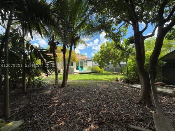 Stadler Grove, 3860 SW 1st St, Miami, Florida 33134, image 2