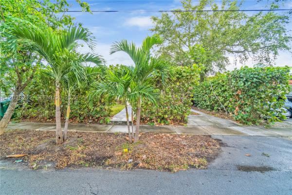 Glenroyal, 50 NW 26th Ave #2/1, Miami, Florida 33125, image 2