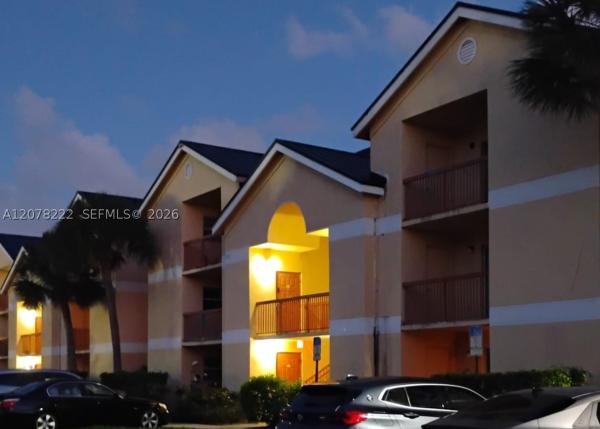 South Palm Place, 7610 Westwood Dr #122, Tamarac, Florida 33321, image 2