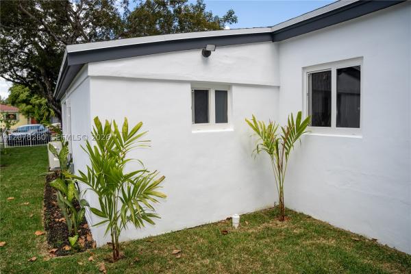 Fulford By The Sea, 1640 NE 172nd St, North Miami Beach, Florida 33162, image 2