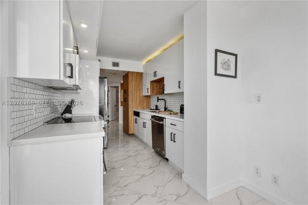 1000 Island Boulevard, 1000 W Island Blvd #2803, Aventura, Florida 33160, image 2