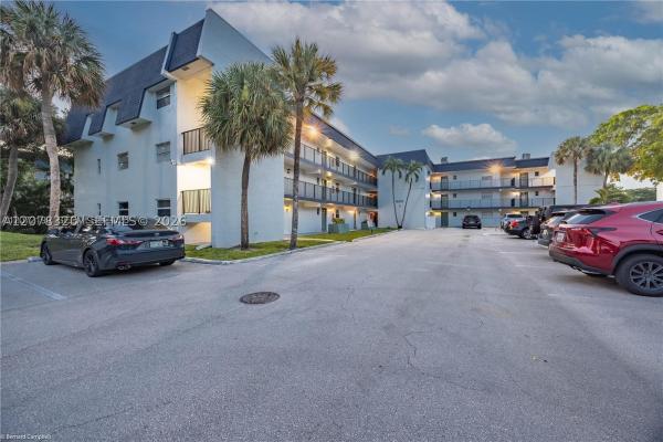 Canongate, 8002 Lagos De Campo Blvd #B-101, Tamarac, Florida 33321, image 3