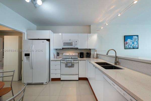 Marina Bay Club, 18100 N Bay Rd #1009, Sunny Isles Beach, Florida 33160, image 1