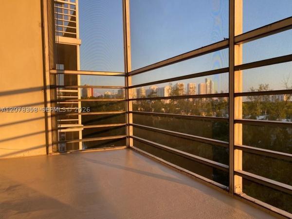 Eastern Shores White House, 3660 NE 166th St #705, North Miami Beach, Florida 33160, image 2