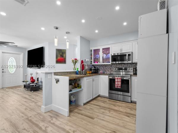 Linwood Gardens, 6432 Perry St, Hollywood, Florida 33024, image 2