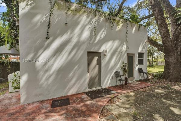 937 NE 171st St, Unincorporated Dade County, Florida 33162, image 1