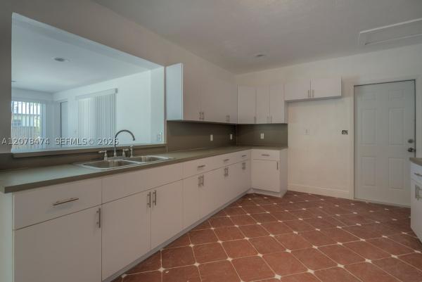 Sierra, 160 NW 199th St #1, Miami Gardens, Florida 33169, image 2
