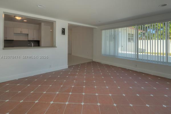 Sierra, 160 NW 199th St #1, Miami Gardens, Florida 33169, image 1