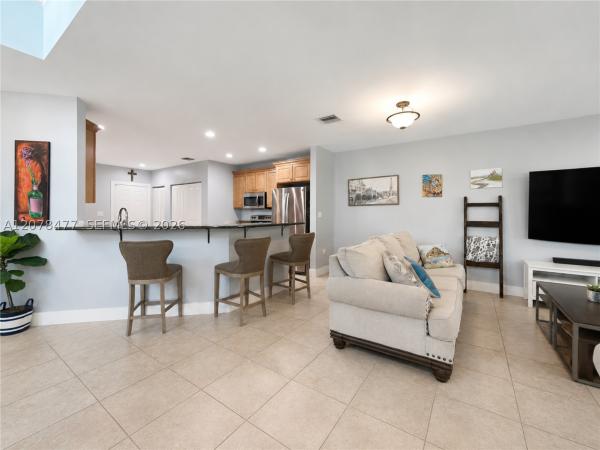 The Oaks At Hidden Harbour, 2908 Hidden Harbour Ct, Dania Beach, Florida 33312, image 3