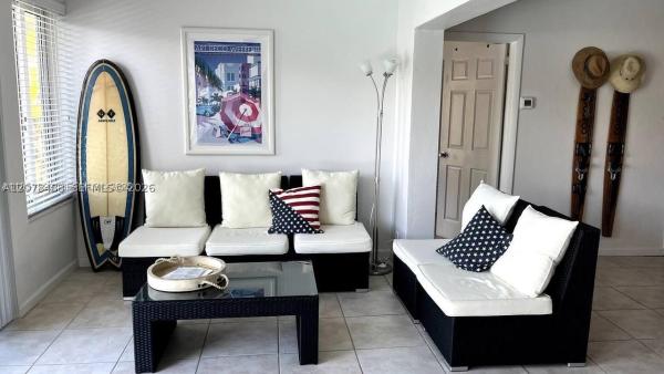 Pompano Isles, 2424 SE 9th St, Pompano Beach, Florida 33062, image 1