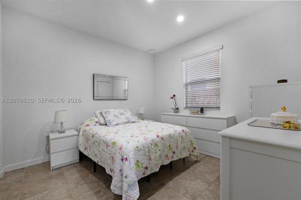 Kingman Commons, 2475 SE 1st St, Homestead, Florida 33033, image 2