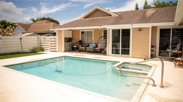 14045 SW 103rd Ter, Unincorporated Dade County, Florida 33186, image 3
