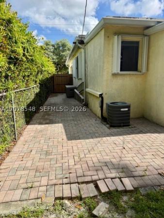 Judy Manors, 270 NE 169th St, North Miami Beach, Florida 33162, image 2